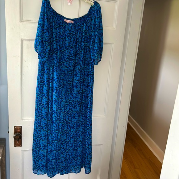 4 for $70.00- Long dress, light & airy, size 1X, Blue,GreenBlack, buttoned front - Picture 1 of 9